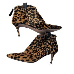 Veronica Beard Lexi Leopard Print Calf Hair Ankle Boots Size 7.5 Pointed-toe